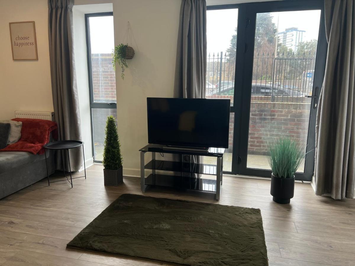 3Bed Flat 3Wc And Great Location Near Excel City Airport O2 And Canning Town Station Villa Londra Esterno foto
