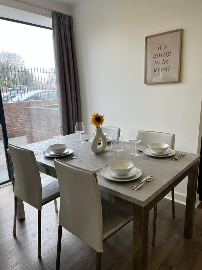 3Bed Flat 3Wc And Great Location Near Excel City Airport O2 And Canning Town Station Villa Londra Esterno foto