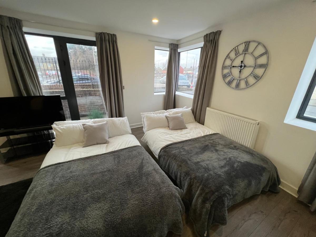 3Bed Flat 3Wc And Great Location Near Excel City Airport O2 And Canning Town Station Villa Londra Esterno foto